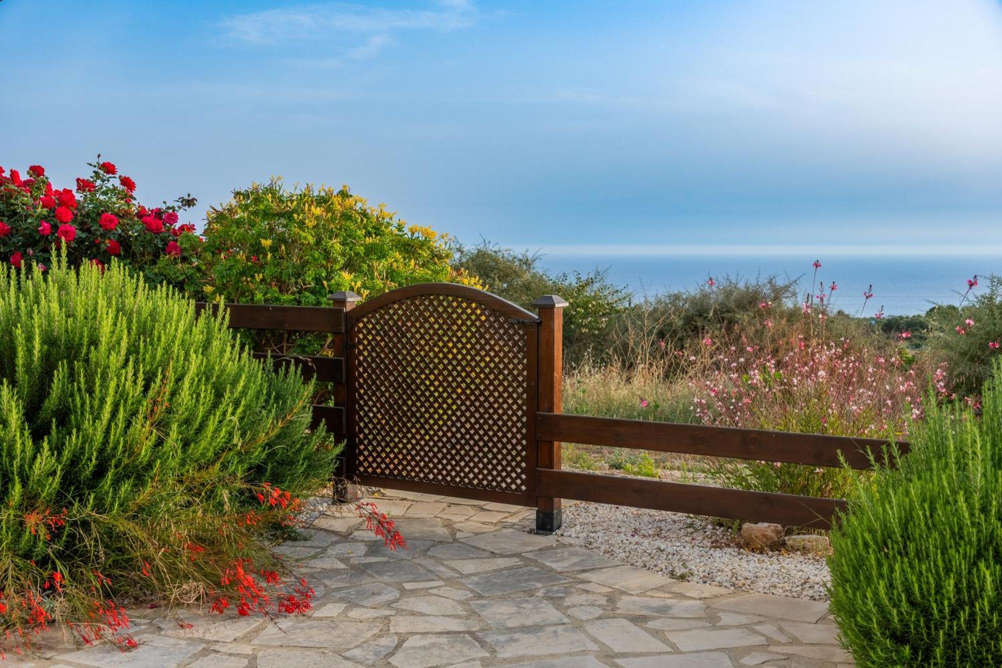 Villa Panorama - Stunning Views In Villa With Hot Tub, Pool, Garden Kouklia Exterior foto